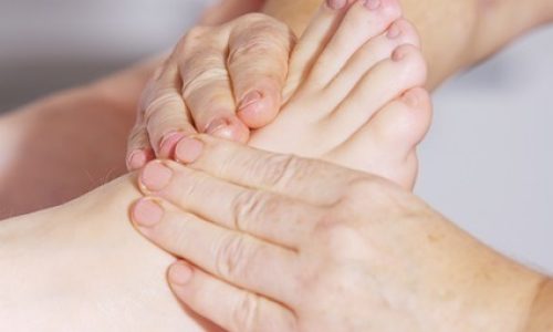 foot-massage-2133279_640